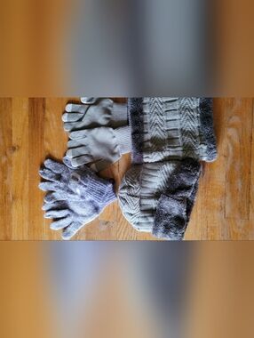 Cozy Knit Glove in Light Gray with Beanie